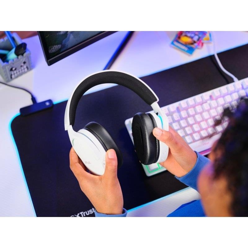 auriculares-microfono-trust-gaming-rgb-gxt-491w-fayzo-headset-wireless-3